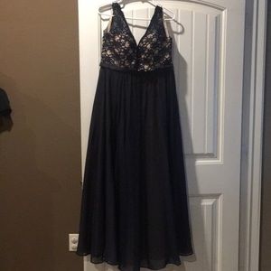 Formal Navy dress - perfect for maternity pics!